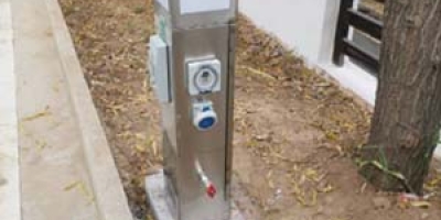 甘肃悦园人家新添极亚智能水电桩，满足您停车、充电、用水、照明等多种需求