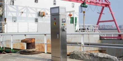 【极亚智能岸电桩】让港湾停泊开启新体验，为水上生活带来惊喜！