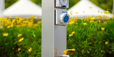 如何提升房车旅行体验？水电桩是关键！