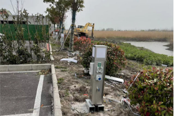 极亚智能房车营地智能水电桩安装实拍