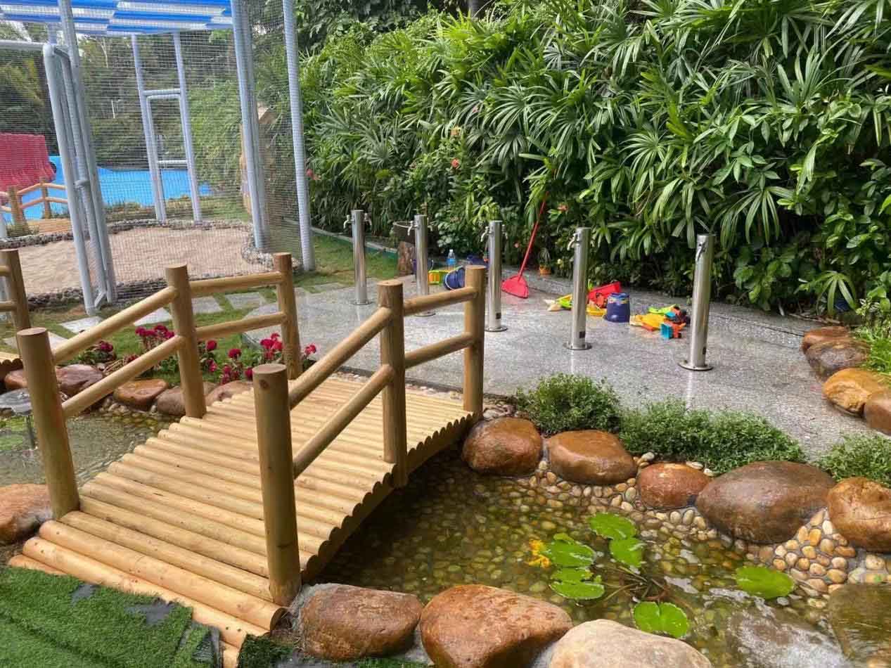 极亚智能红树西岸幼儿园水桩实拍图