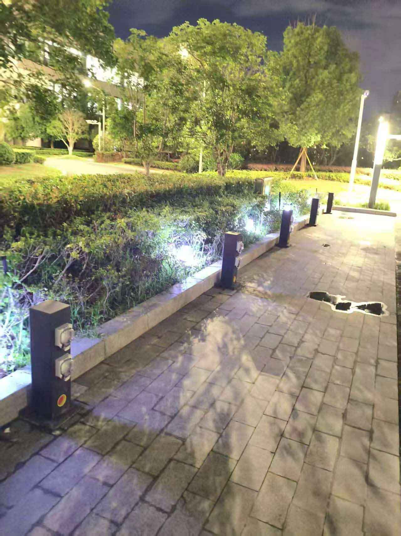 极亚智能温州营地水电桩夜间户外场景实拍